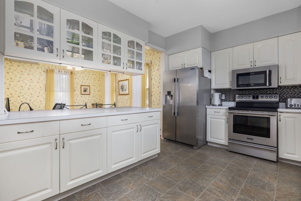 956 Maple Street Fall River, MA 02720 - Photo 3 of 42