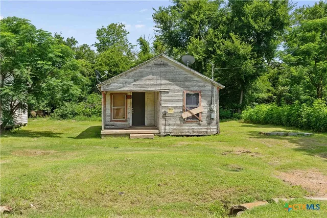 $75,000 | 304 West Burnett, Calvert, TX 77837