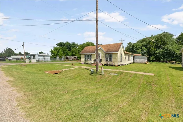$75,000 | 304 West Burnett, Calvert, TX 77837