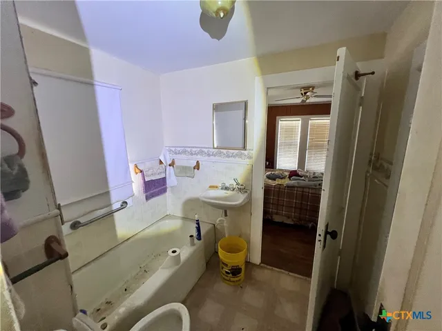 $75,000 | 304 West Burnett, Calvert, TX 77837