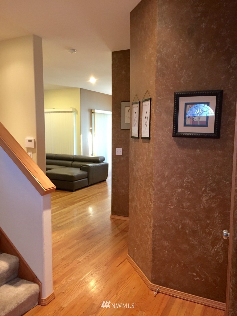 1211 South 3rd Street Renton, WA 98057 - Photo 3 of 16