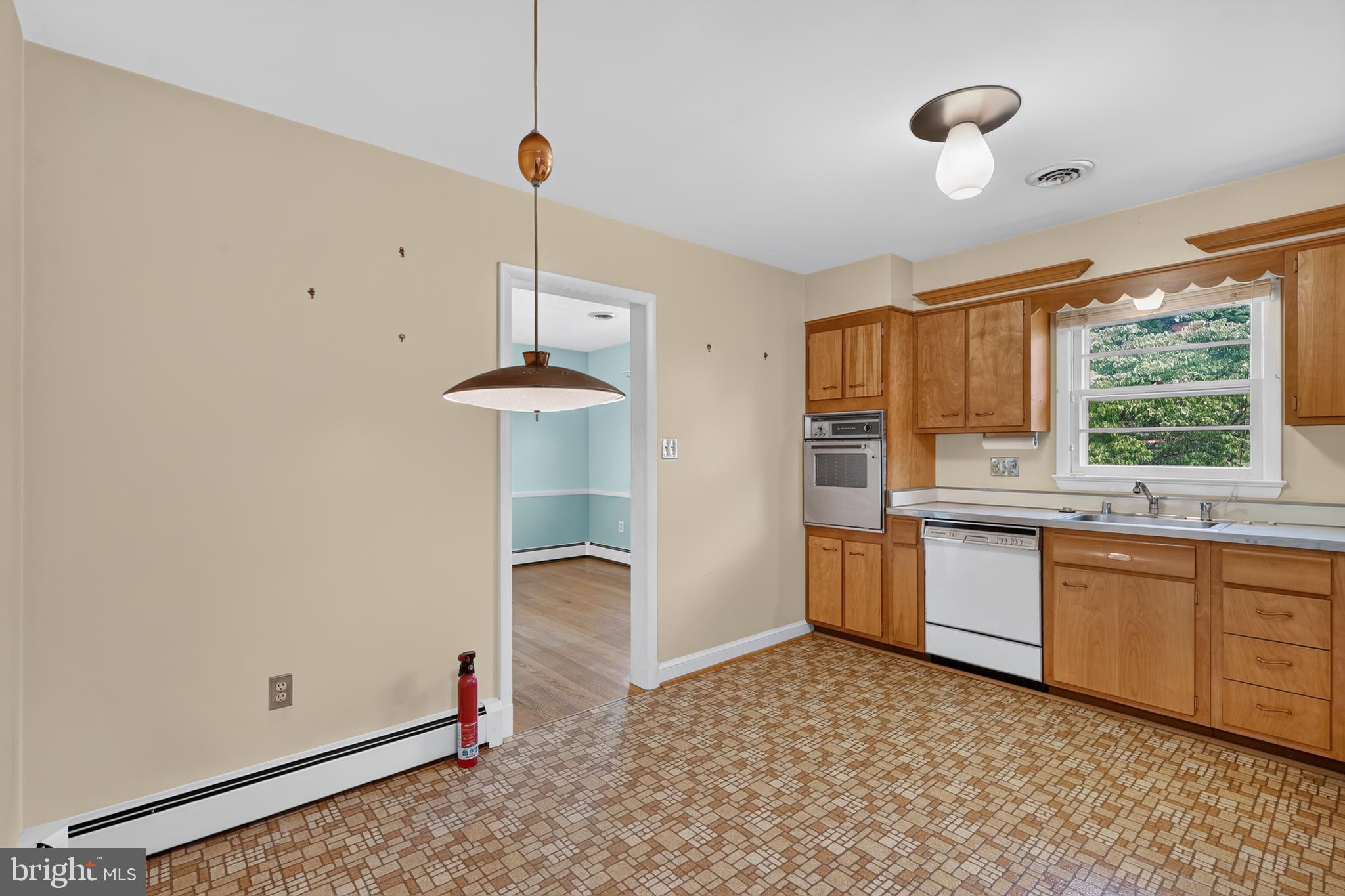 14604 Peach Orchard Road Silver Spring, MD 20905 - Photo 11 of 30 Gallery Image 11