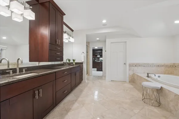 $1,450,000 | 3 Elsinoor Drive, Lincolnshire, IL 60069