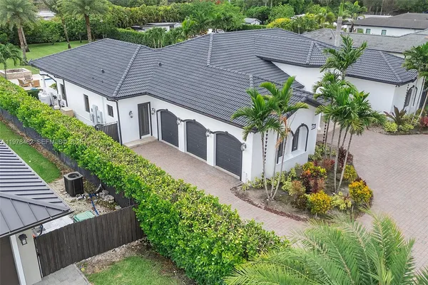 $1,899,000 | 20120 Southwest 133rd Avenue, Miami, FL 33177