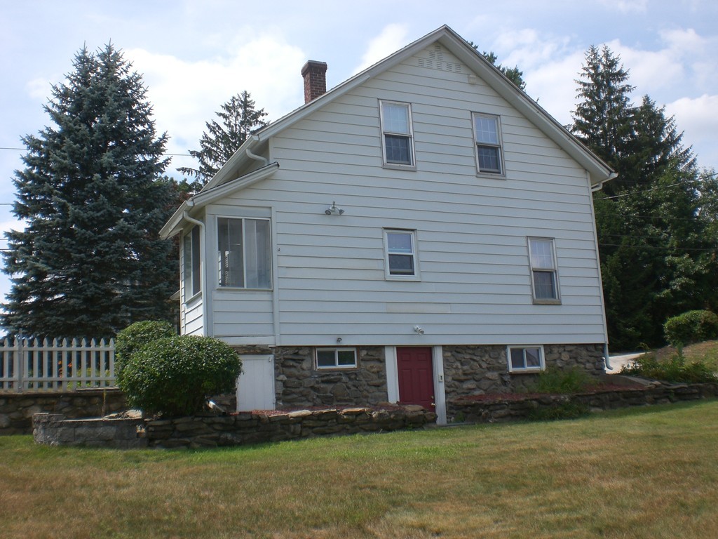 31 Havana Road Worcester, MA 01603 - Photo 3 of 23