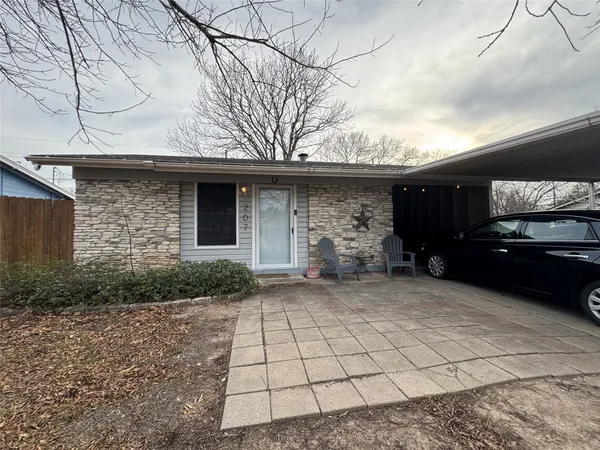 $2,200 | 207 Chippendale Avenue, Austin, TX 78745