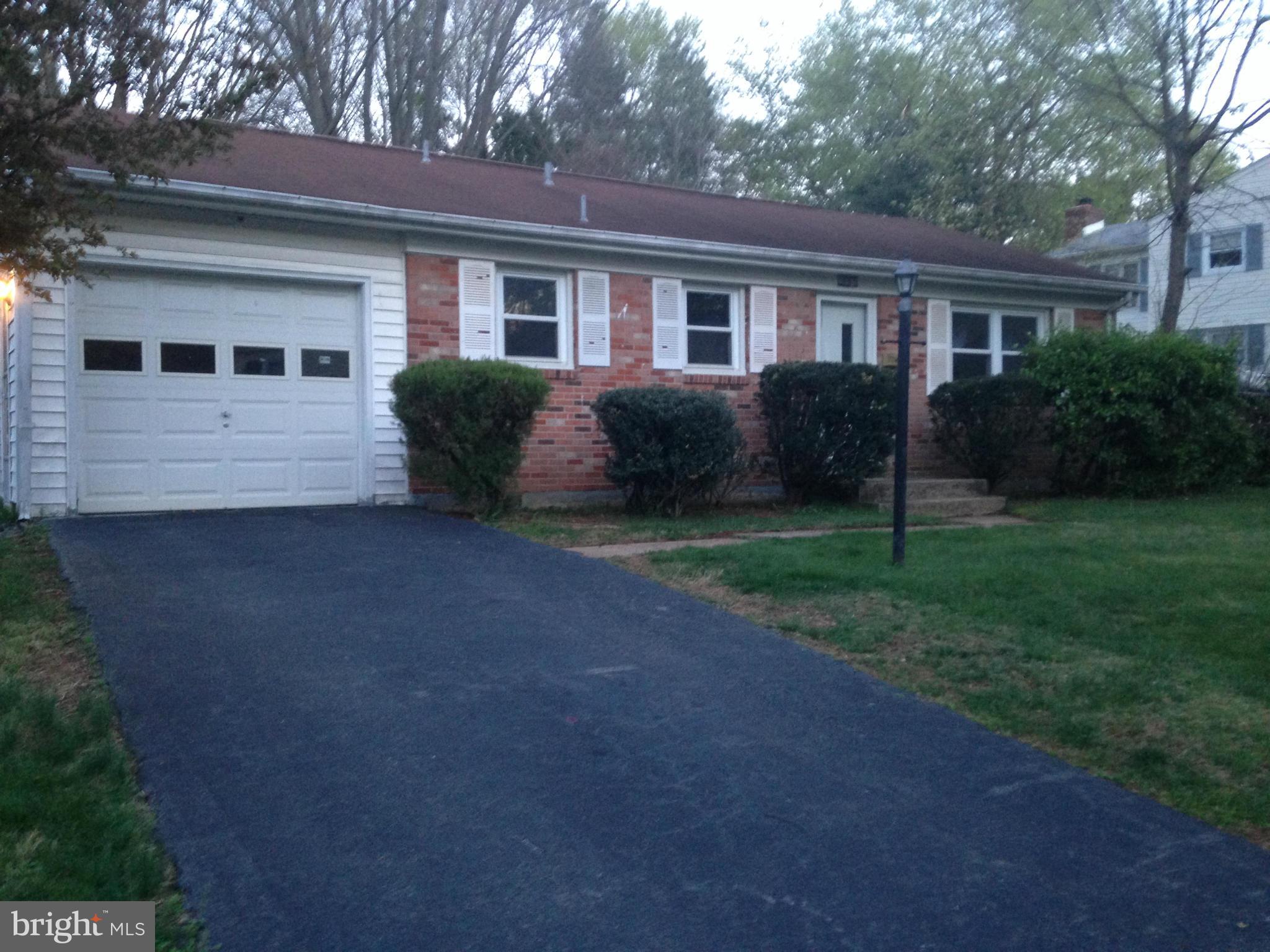 14313 Ferndale Road Woodbridge, VA 22193 - Photo 2 of 14 Exterior (Front)