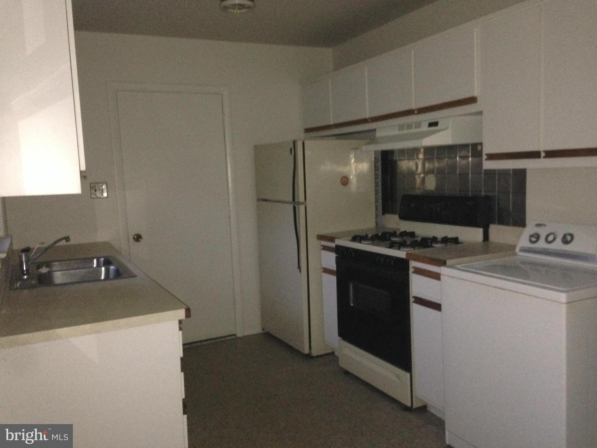 14313 Ferndale Road Woodbridge, VA 22193 - Photo 4 of 14 Kitchen