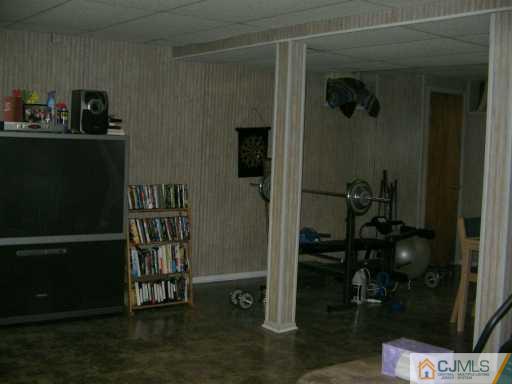 13 Oak Tree Road Monmouth Junction, NJ 08852 - Photo 8 of 8 Gallery Image 8