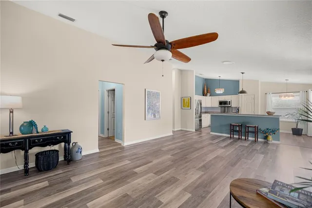 $289,500 | 5068 Northeast 121st Avenue, Oxford, FL 34484