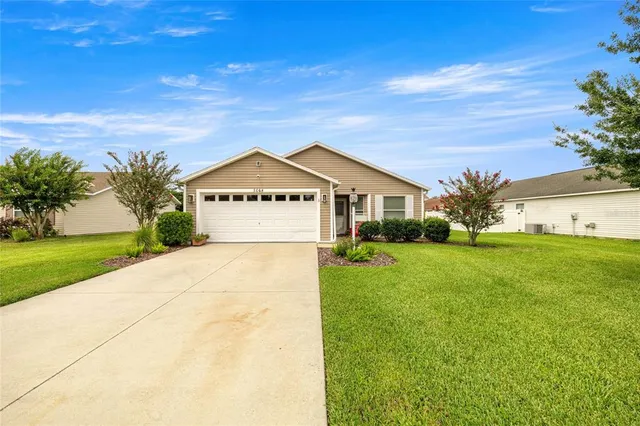 $289,500 | 5068 Northeast 121st Avenue, Oxford, FL 34484