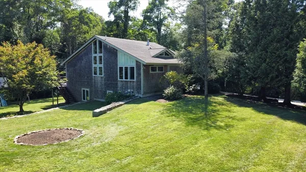 $5,000 | 3 Nonquitt Avenue, Dartmouth, MA 02748