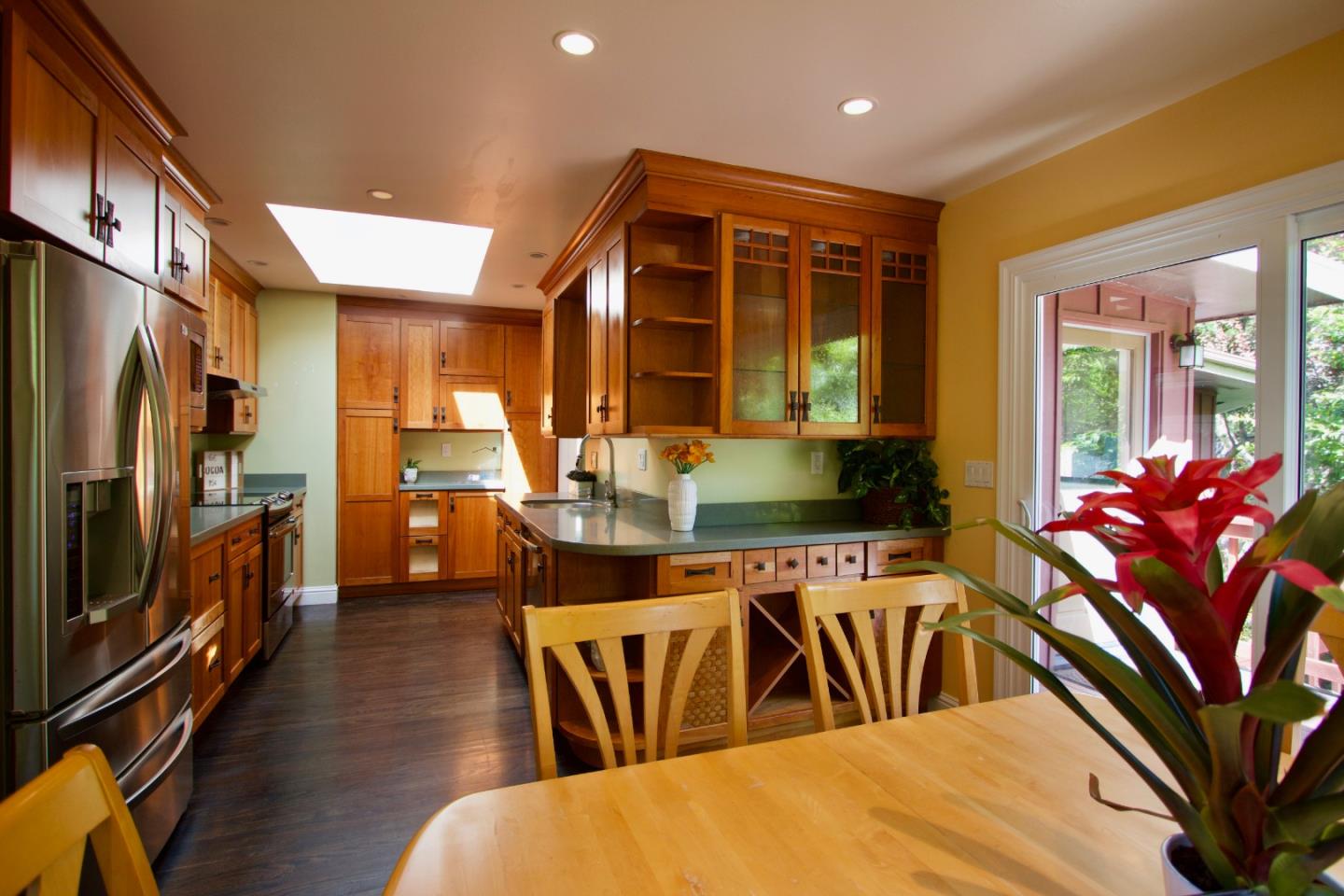 211 Modoc Place Pacifica, CA 94044 - Photo 7 of 25 a dinning room with large window
