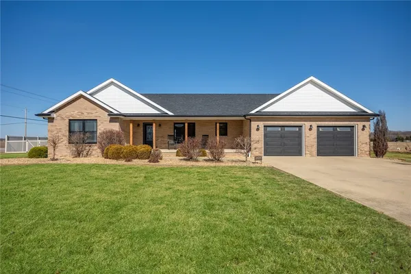 $460,000 | 11020 East Lake Edward Lane, Effingham, IL 62401