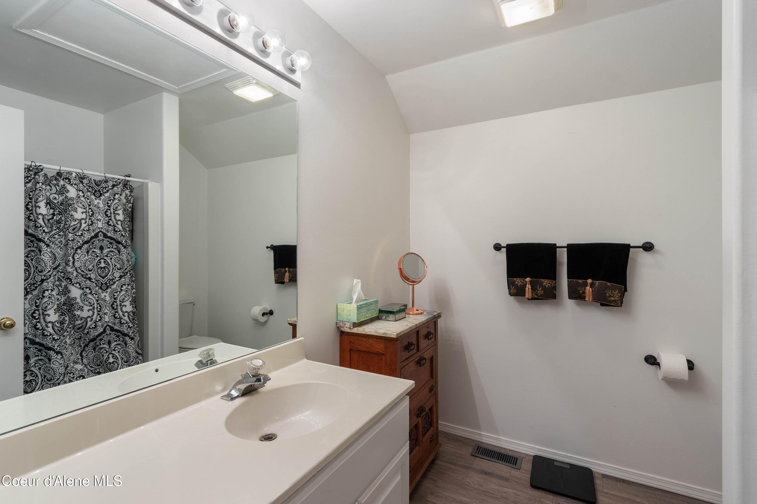 1320 Mathison Drive Sandpoint, ID 83864 - Photo 26 of 36 Full Bath