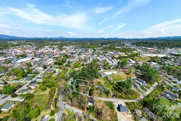 $140,000 | 0 Toms Park Circle, Unit 21&22, Hendersonville, NC 28739