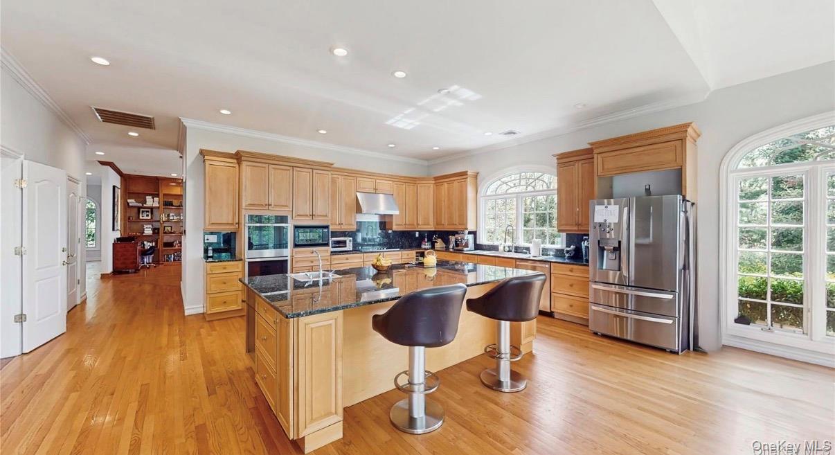 406 Duck Pond Road Locust Valley, NY 11560 - Photo 8 of 30 Gallery Image 8