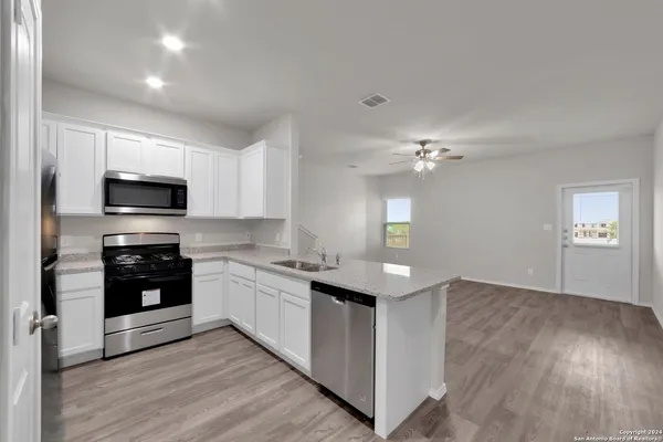 $1,450 | 180 Stefan Estate, San Antonio, TX 78253
