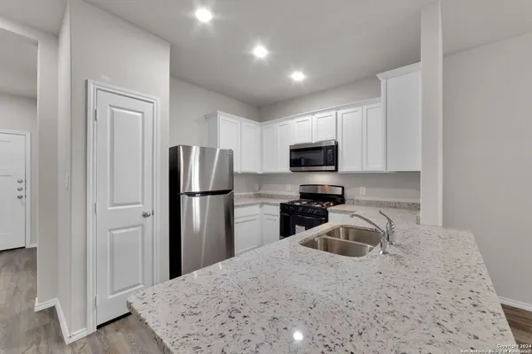 $1,450 | 180 Stefan Estate, San Antonio, TX 78253