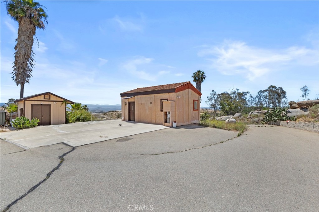 1252 Rancho Luiseno Road Escondido, CA 92026 - Photo 16 of 42