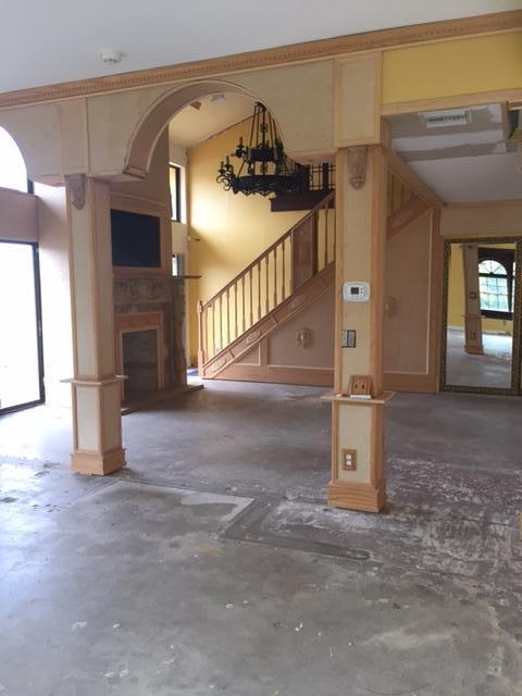 516 Commodore Circle Delray Beach, FL 33483 - Photo 5 of 12 LIVING ROOM AREA