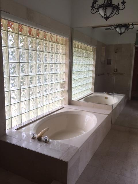 516 Commodore Circle Delray Beach, FL 33483 - Photo 9 of 12 DOWNSTAIRS BATHROOM