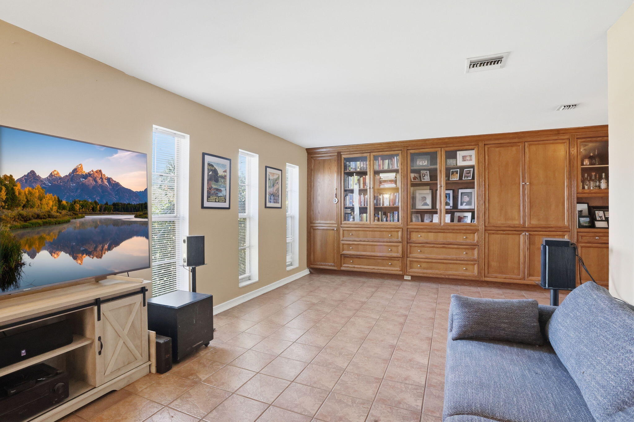128 Barberton Road Lake Worth, FL 33467 - Photo 15 of 51 16-web-or-mls-0E2A6509