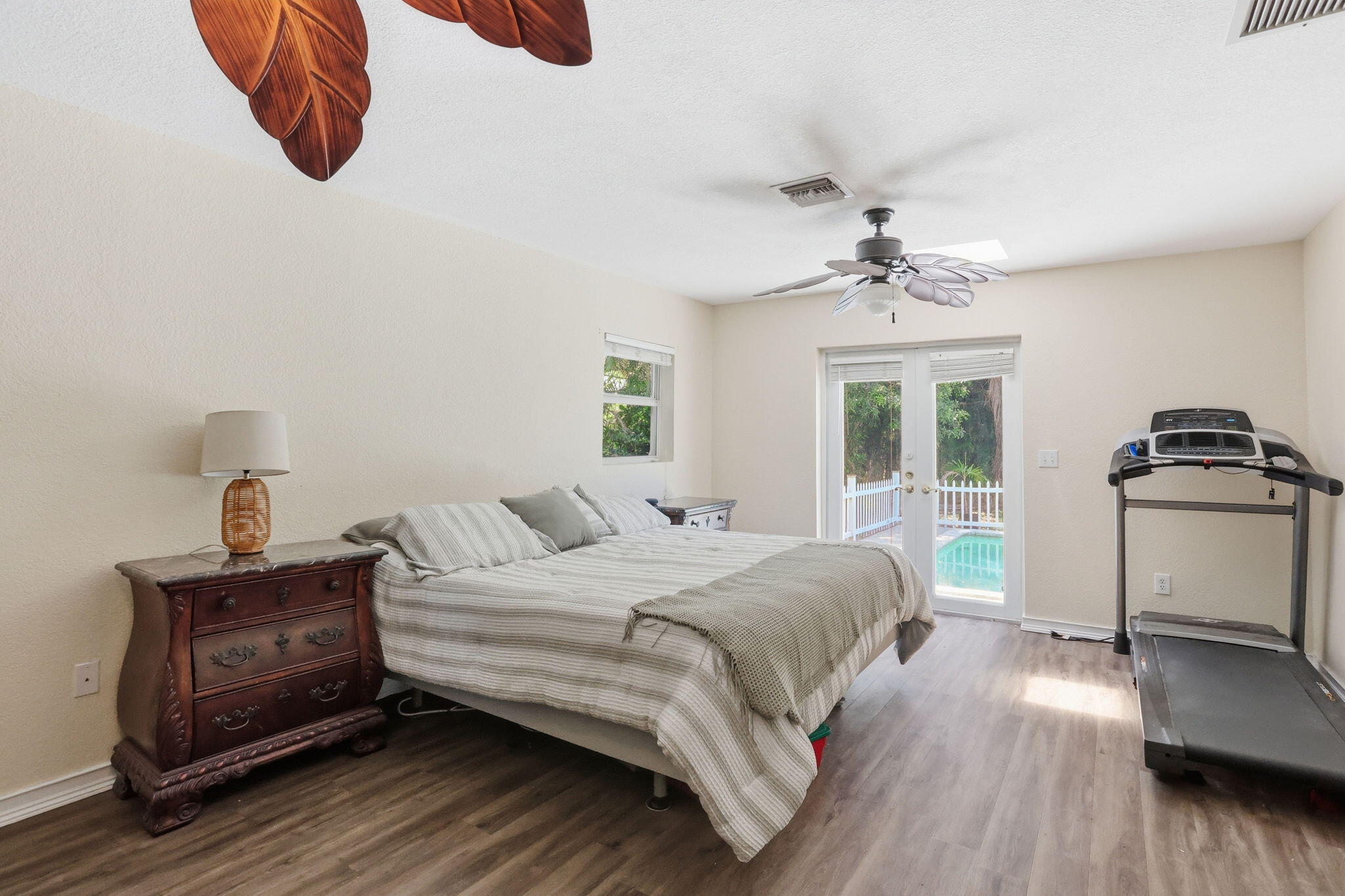 128 Barberton Road Lake Worth, FL 33467 - Photo 20 of 51 Primary Suite
