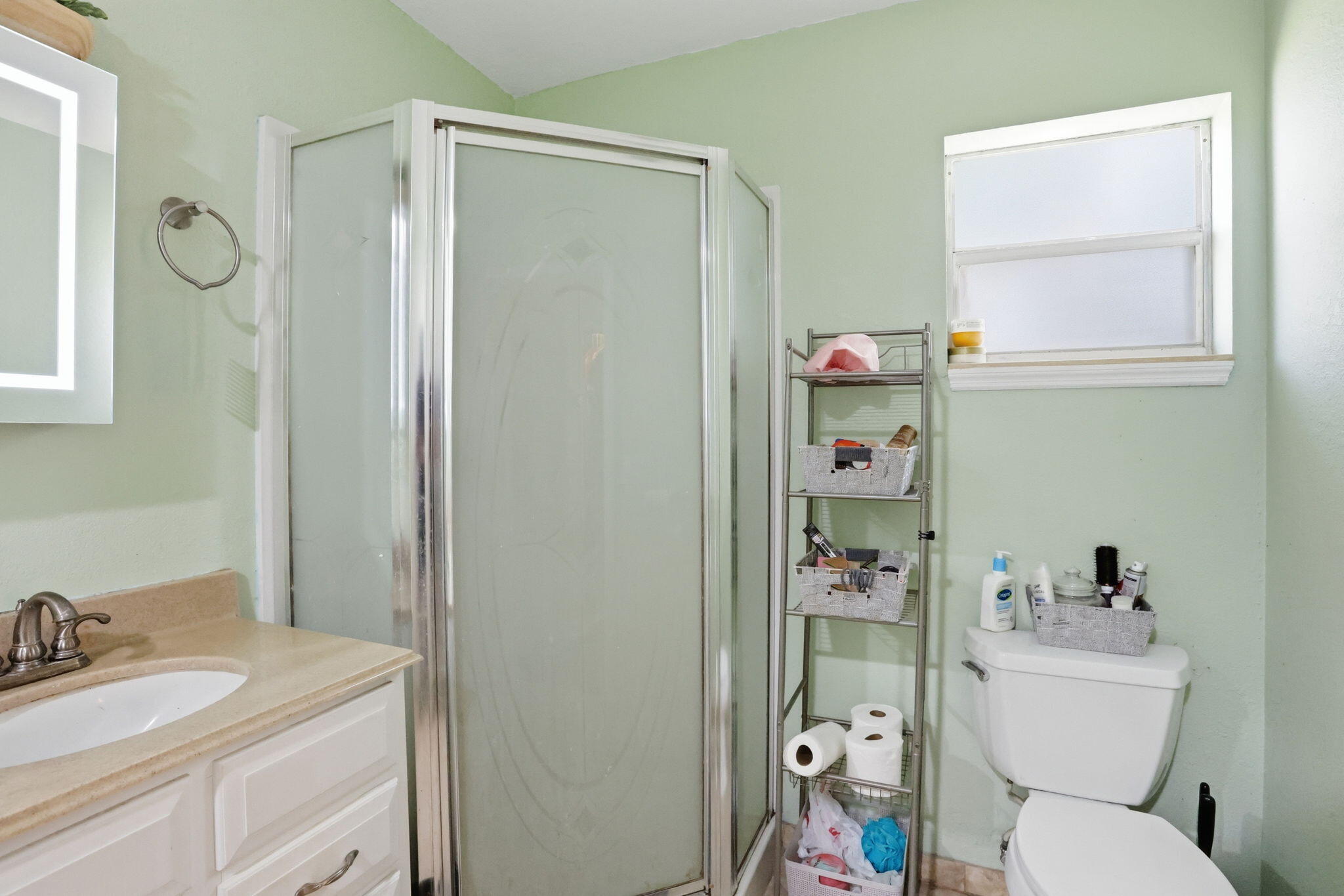 128 Barberton Road Lake Worth, FL 33467 - Photo 24 of 51 Primary Bath
