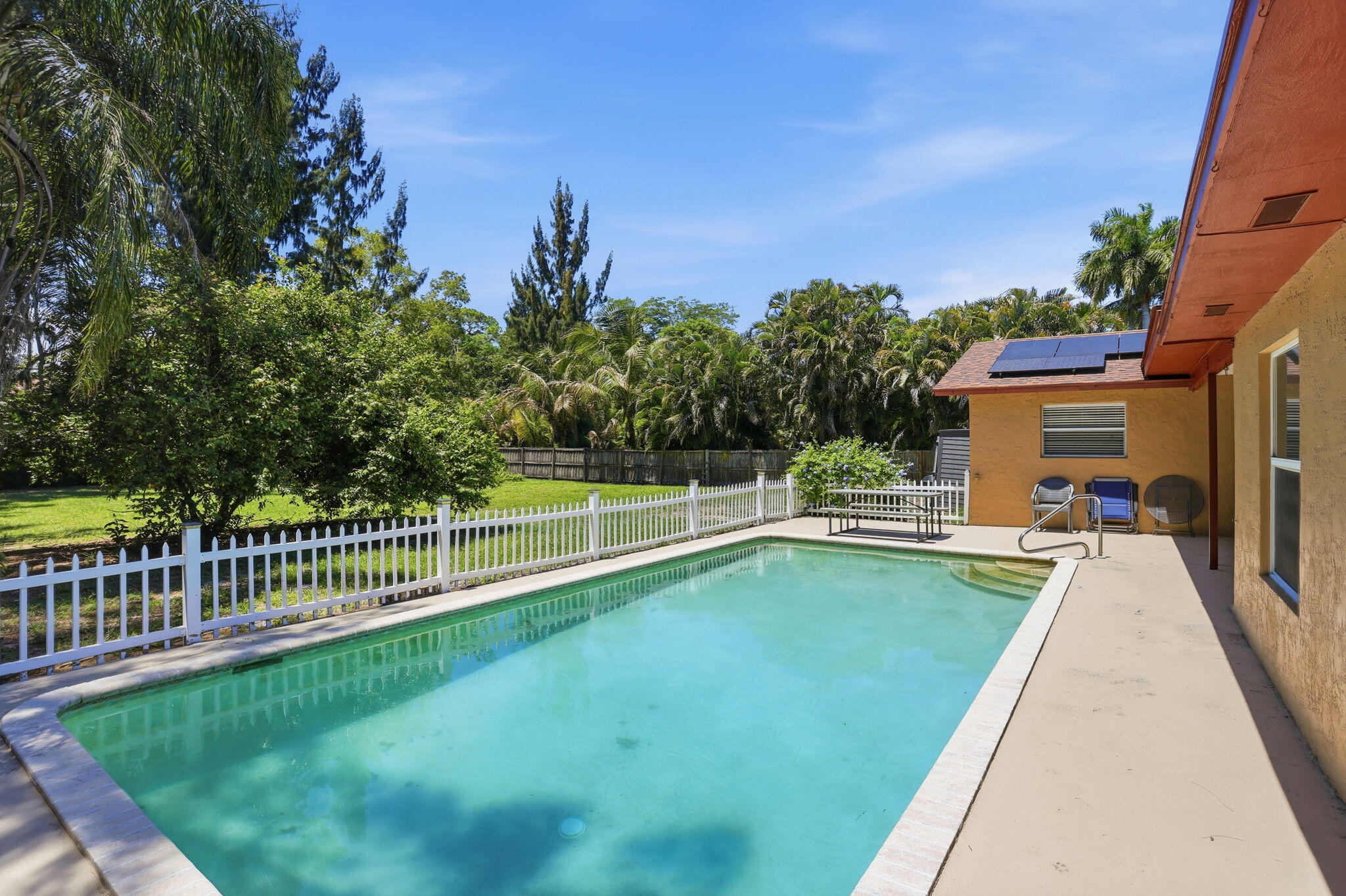 128 Barberton Road Lake Worth, FL 33467 - Photo 8 of 51 9-web-or-mls-0E2A6485