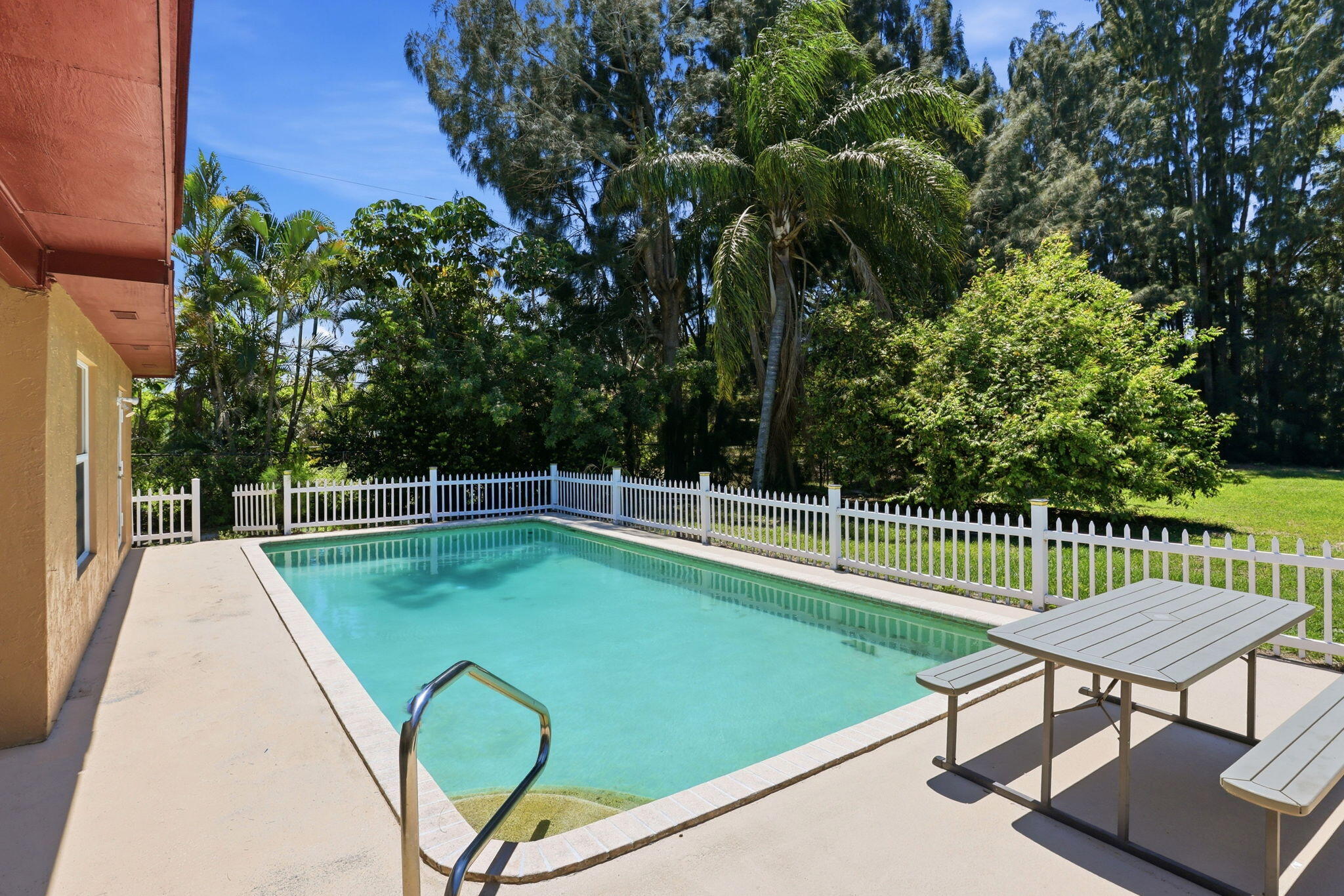 128 Barberton Road Lake Worth, FL 33467 - Photo 10 of 51 11-web-or-mls-0E2A6491