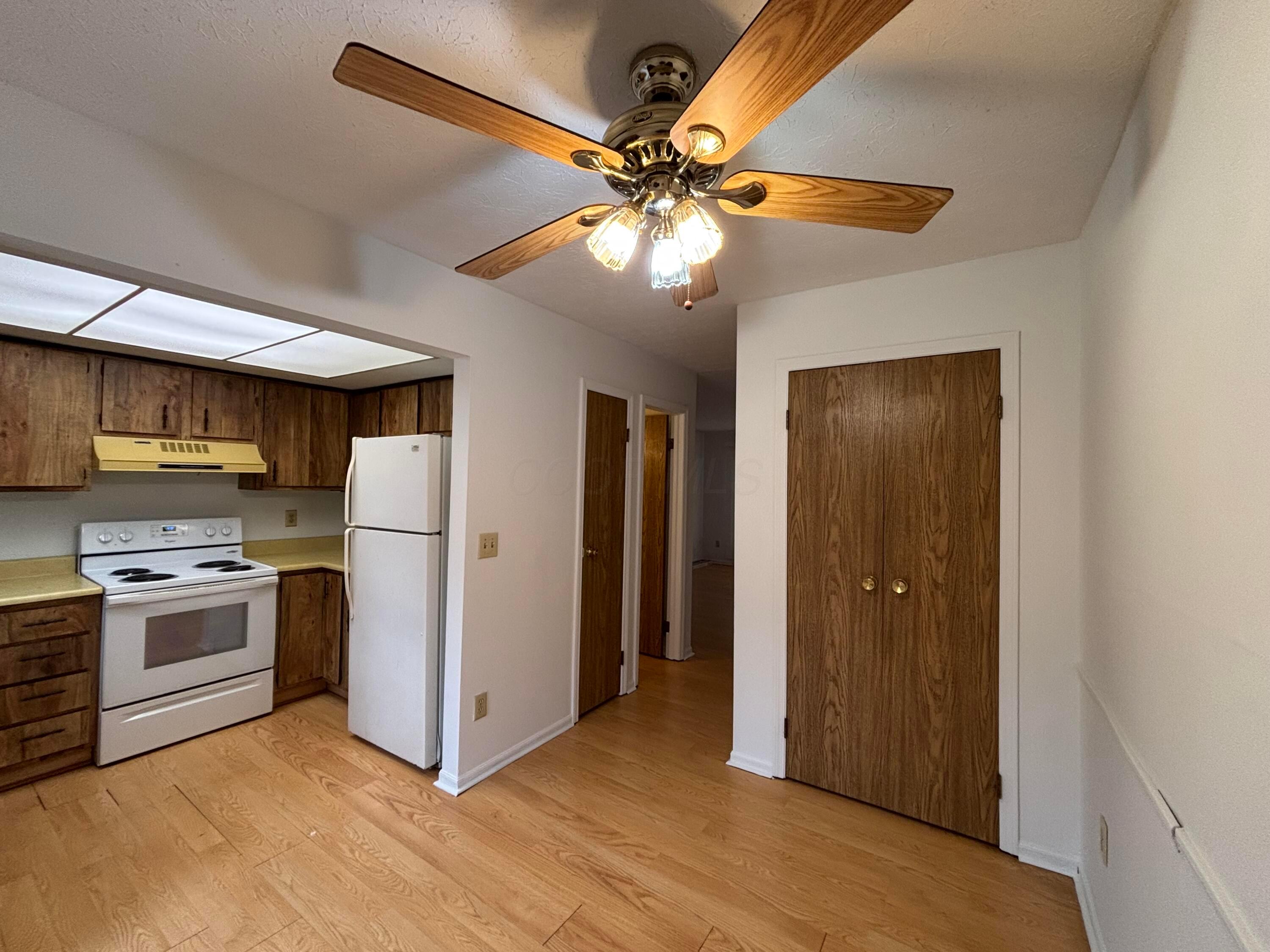 5348 Portland Street, Unit 47 Columbus, OH 43235 - Photo 7 of 17 IMG_4922