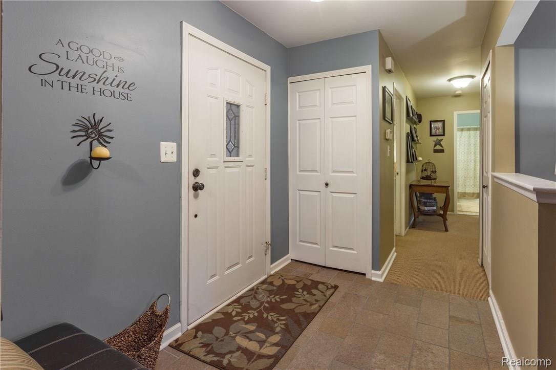 41525 Hanford Road Canton, MI 48187 - Photo 4 of 27 img_6854.jpg