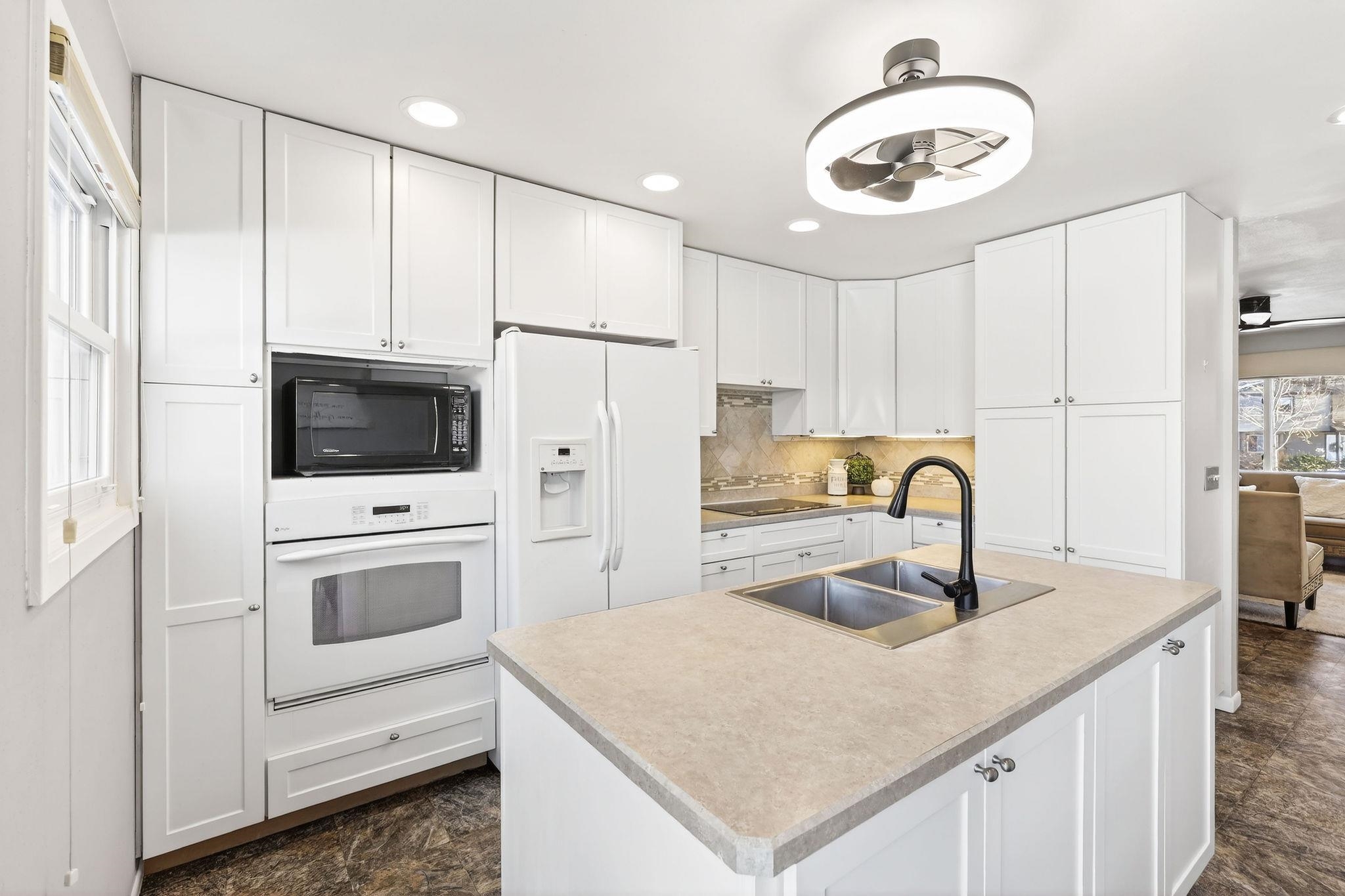 7322 Mockingbird Lane Middleton, WI 53562 - Photo 6 of 39