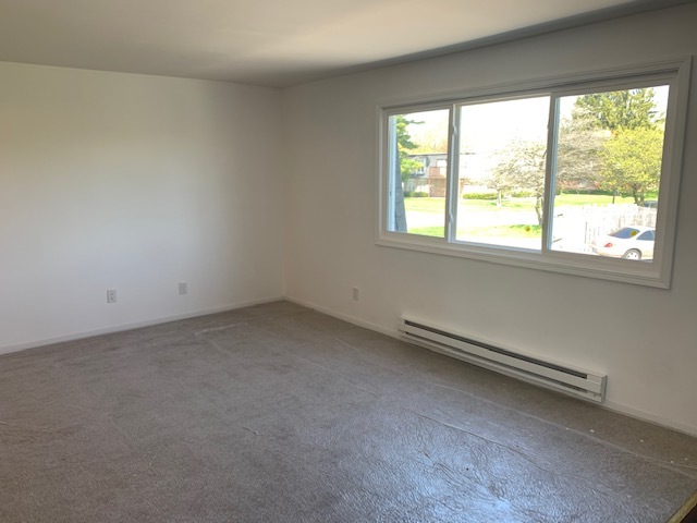1655 Felten Road Aurora, IL 60505 - Photo 20 of 29 an empty room with a window