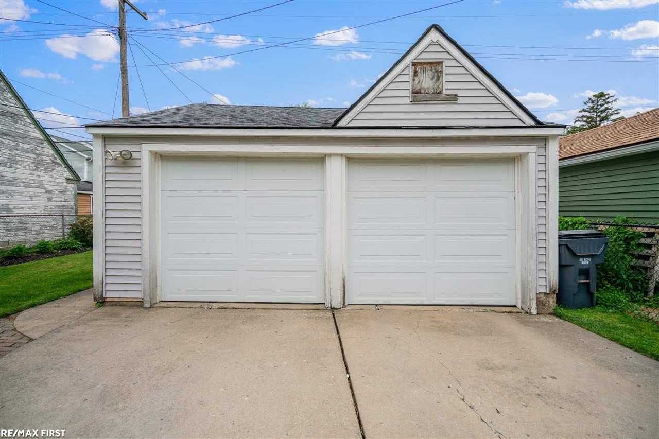 1210 Harvard Road Berkley, MI 48072 - Photo 26 of 33 50045888-25.JPG