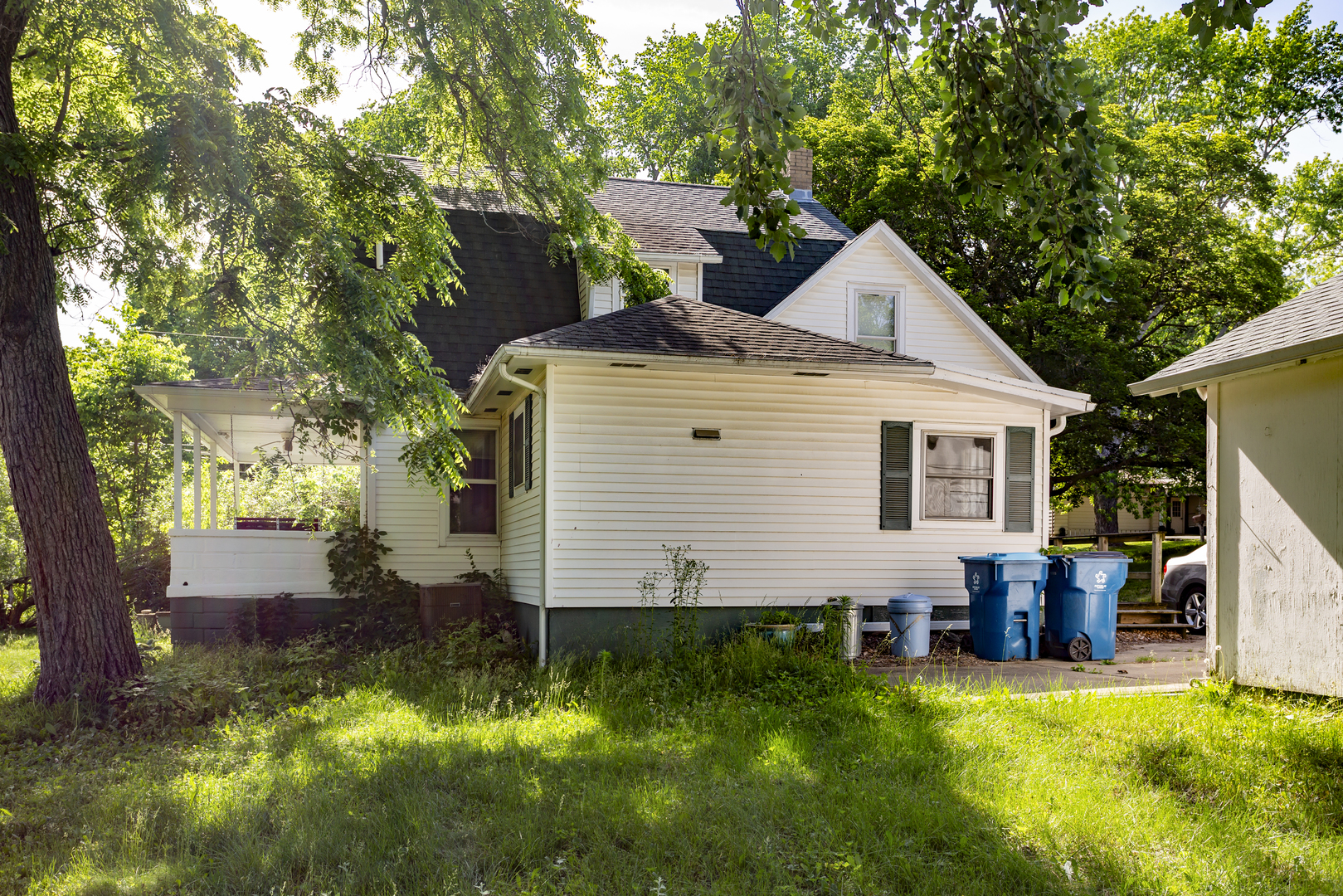 249 West Graham Street Dixon, IL 61021 - Photo 5 of 38