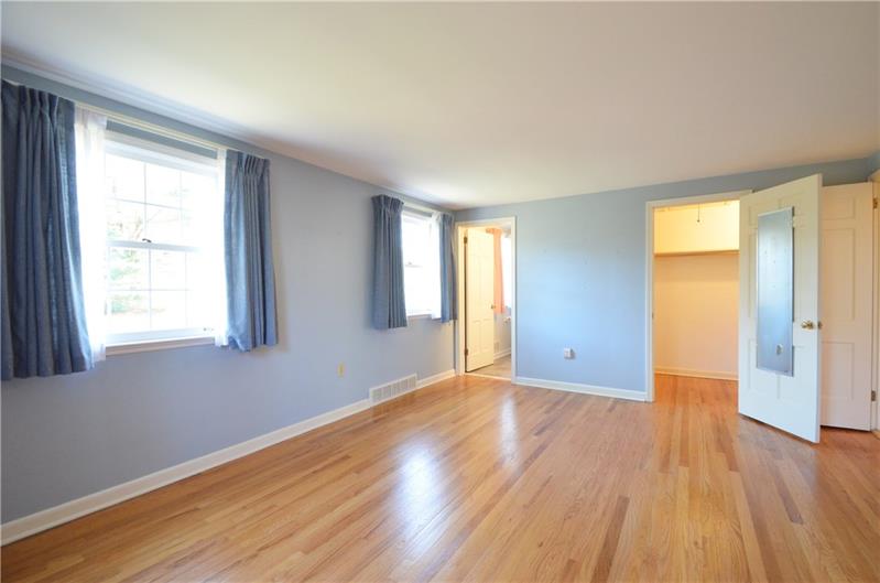 1030 Center Oak Drive Pittsburgh, PA 15237 - Photo 13 of 25 Gallery Image 13