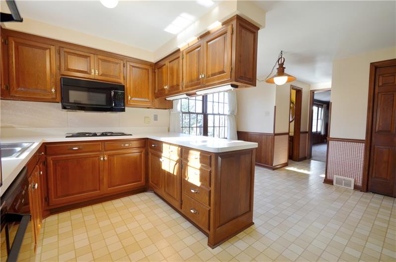 1030 Center Oak Drive Pittsburgh, PA 15237 - Photo 6 of 25 Gallery Image 6