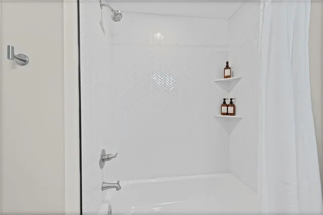 $475,000 | 20 East 32nd Street, Kansas City, MO 64111