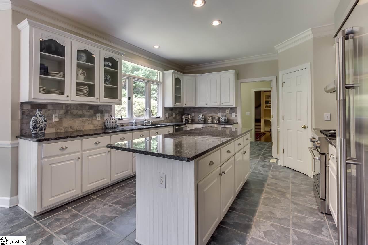 111 Overlook Court Easley, SC 29642 - Photo 9 of 35
