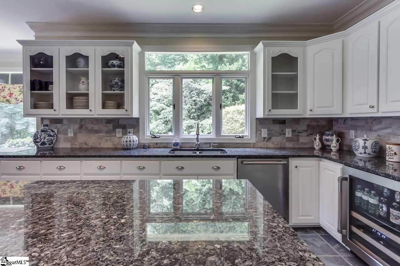 111 Overlook Court Easley, SC 29642 - Photo 10 of 35