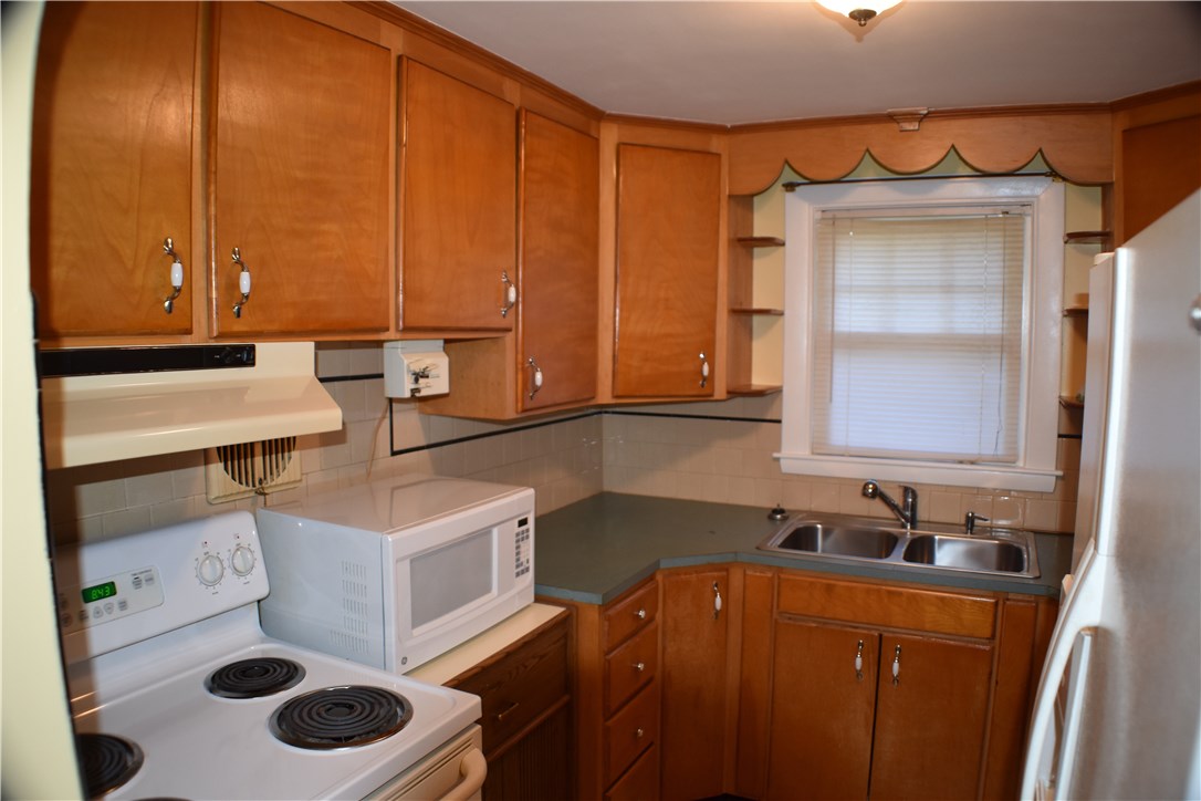 37 Litzen Road North Smithfield, RI 02896 - Photo 8 of 23 Gallery Image 8