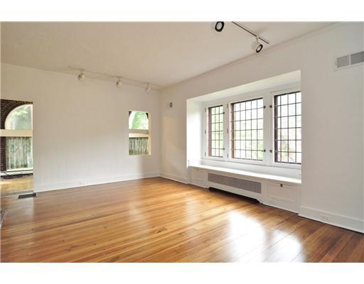 5476 Darlington Road Pittsburgh, PA 15217 - Photo 3 of 17 Living Room.