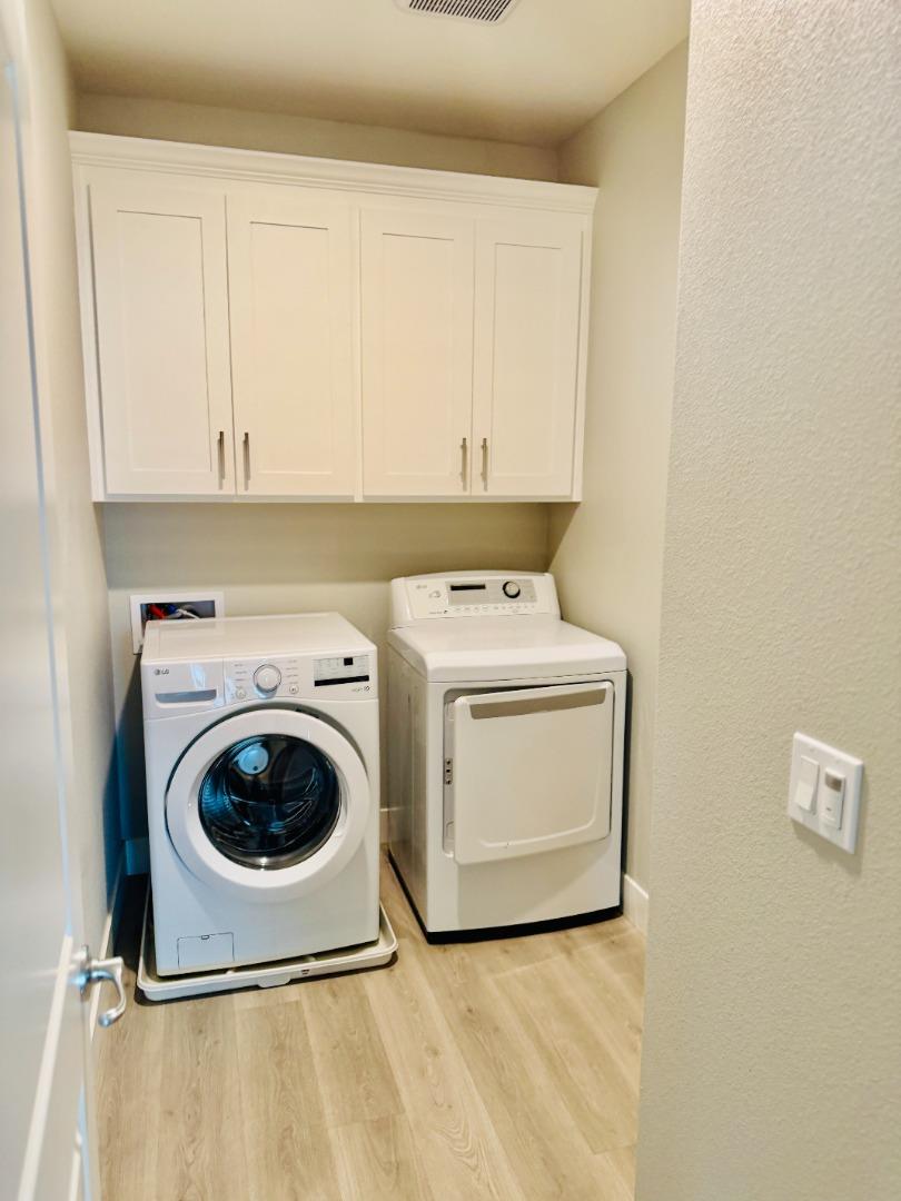 1946 Pollock Way Lodi, CA 95242 - Photo 25 of 35 a utility room with dryer and washer