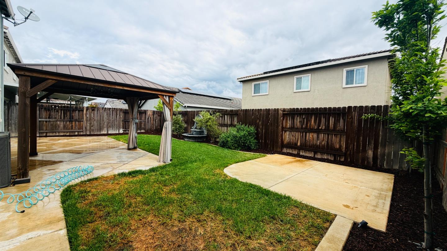 1946 Pollock Way Lodi, CA 95242 - Photo 34 of 35 a view of backyard with green space