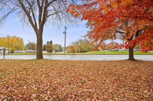 $169,900 | 4441 Reservoir Boulevard, Columbia Heights, MN 55421