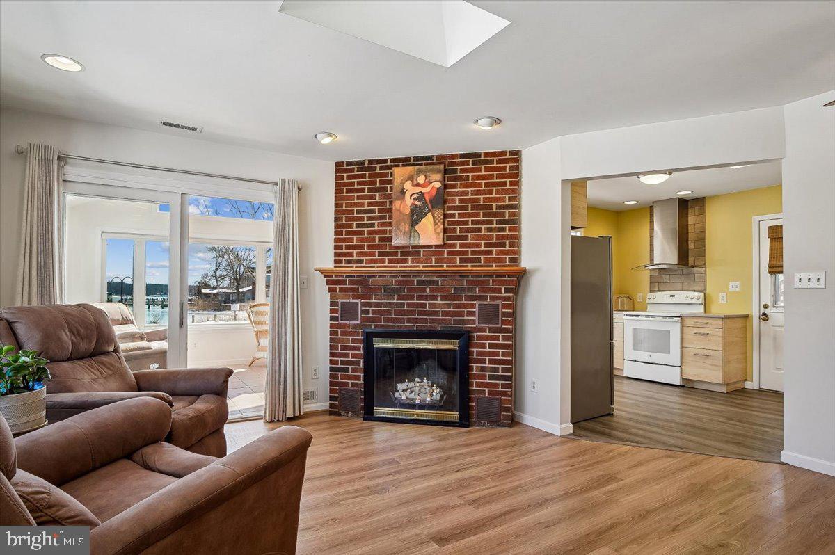 1622 Grange Road Edgewater, MD 21037 - Photo 6 of 56 Living Room