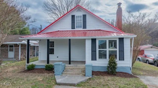 $200,000 | 1310 St Louis Street, Johnson City, TN 37601