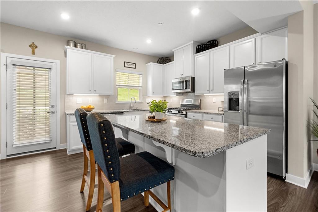 4031 Crown Drive South Park, PA 15129 - Photo 15 of 48 THAT ISLAND IS THE PERFECT BUFFET TABLE.